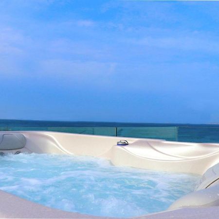 Beach Apartment Thalia With Hot Tub And Sea View อาโยส โพรโกปิออส ภายนอก รูปภาพ