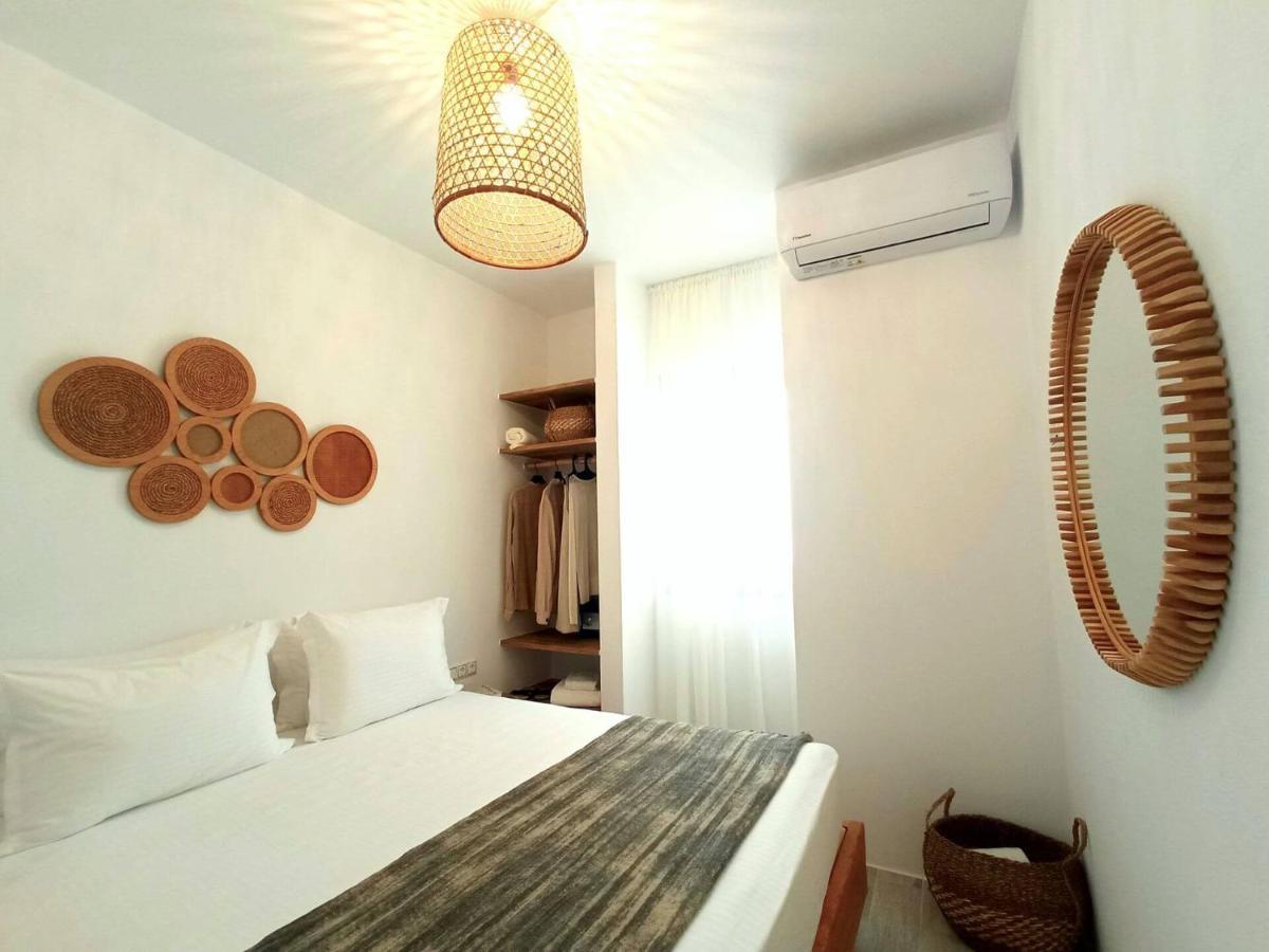 Beach Apartment Thalia With Hot Tub And Sea View อาโยส โพรโกปิออส ภายนอก รูปภาพ