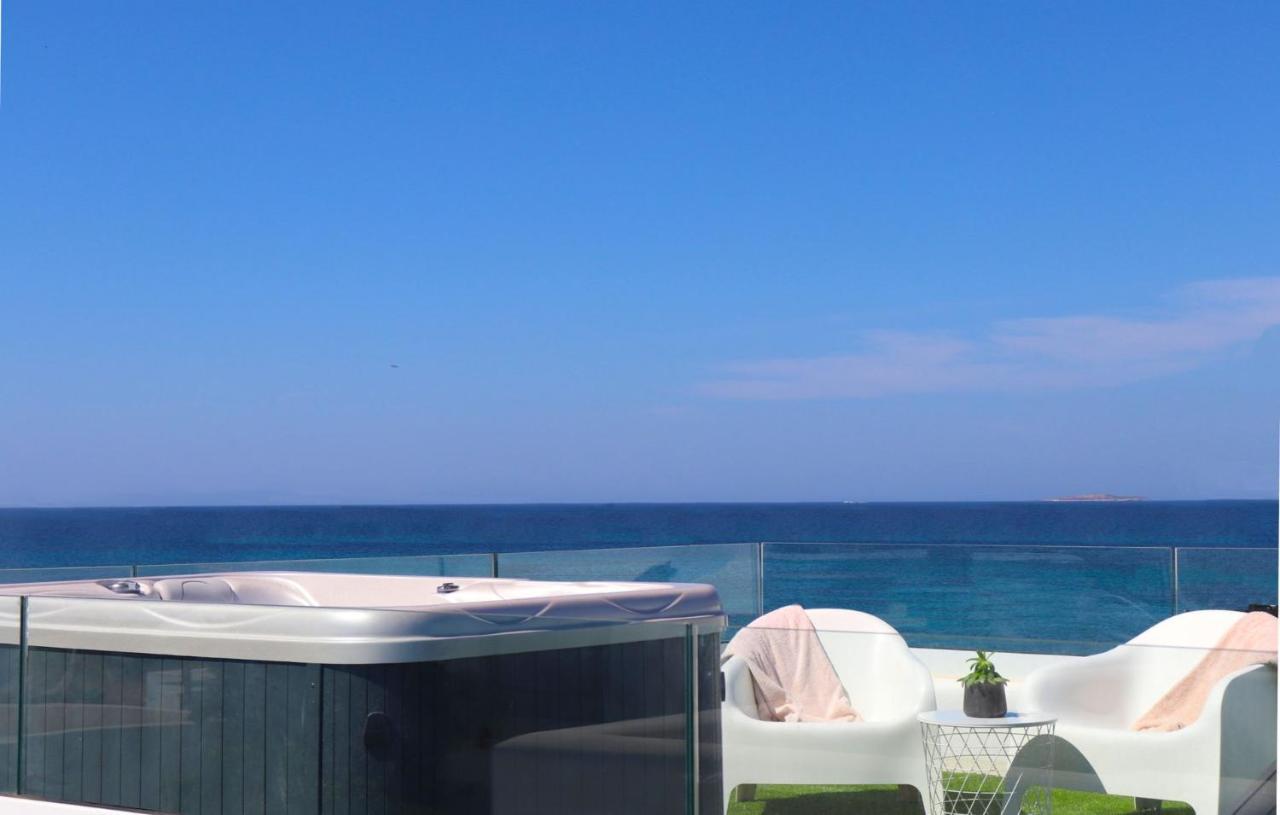 Beach Apartment Thalia With Hot Tub And Sea View อาโยส โพรโกปิออส ภายนอก รูปภาพ